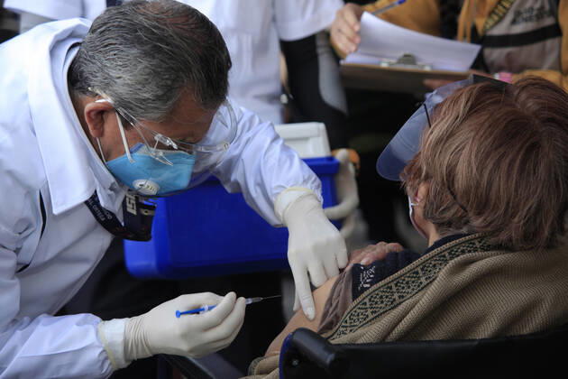 Begins Apply Of Dose Of Sputnik V In Mexico NEZAHUALCOYOTL, MEXICO - MARCH 19: A elderly receives a Sputnik V dose, during the mass vaccination of the national vaccination program for adults over 60 years old against Covid-19 disease, inside Nezahualcoyotl Sports Unit located at municipality of Nezahualcoyotl, state of Mexico. On March 19, 2021 in Nezahualcoyotl City, Mexico. Copyright: xAngelxMoralesxRizox EYEPIXGROUP_AM_19032021_5027
