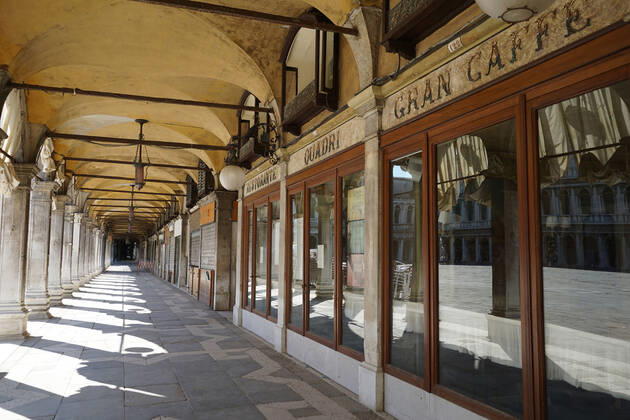 VENICE, LOCKDOWN SECOND SEASON Lockdown second season in Venice, the historical Caffe Quadri out of service due to covid emergency, in st. Markus Square. Venezia Italy