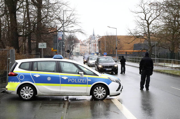 After the federal government Poland has declared due to high Corona infection numbers as a high incidence area, the entry is allowed since Sunday only with a negative Corona test The state police controls the border traffic at the border crossing Görlitz Zgorzelec regarding the purpose of entry and the presence of a current Corona test Görlitz, 21 03 2021 Foto:xM.xWehnertx xFuturexImage