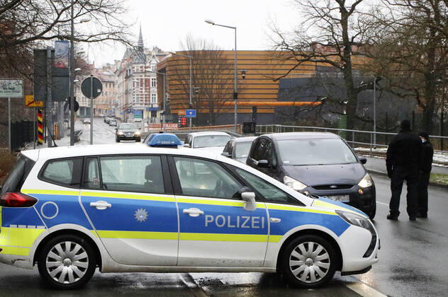 After the federal government Poland has declared due to high Corona infection numbers as a high incidence area, the entry is allowed since Sunday only with a negative Corona test The state police controls the border traffic at the border crossing Görlitz Zgorzelec regarding the purpose of entry and the presence of a current Corona test Görlitz, 21 03 2021 Foto:xM.xWehnertx xFuturexImage