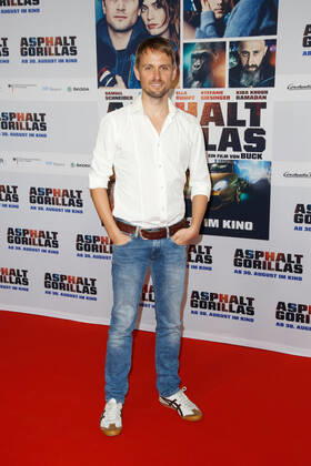 Axel Schreiber on the red carpet at the premiere of Asphaltgorillas at the cinema in the Kulturbrauerei in Berlin Copyright: xEventpressxGolejewskix