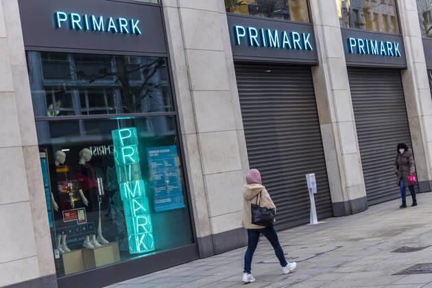 Lockdown goes into overtime Was s that already with the cautious store opening Primark 22 03 2021 DEU, Germany, Baden Württemberg, Stuttgart