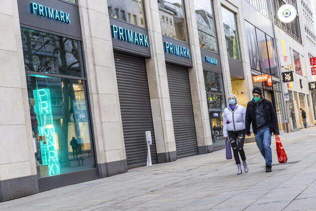 Lockdown goes into overtime Was s that already with the cautious store opening Primark 22 03 2021 DEU, Germany, Baden Württemberg, Stuttgart