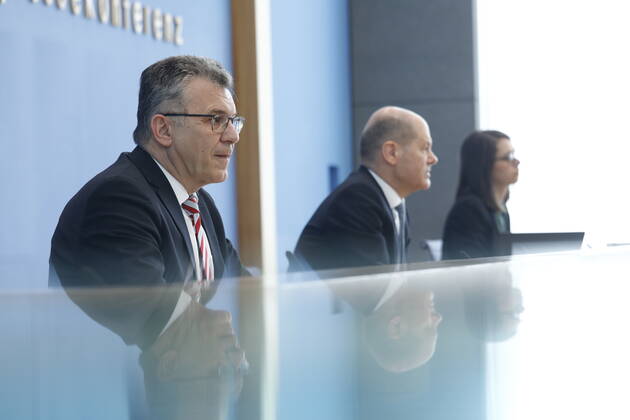 State Secretary Werner Gatzer, BMF, Federal Minister of Finance Olaf Scholz, Germany, Berlin, Federal Press Conference, Topic Key Figures of the Federal Budget 2022 and the Financial Plan until 2025