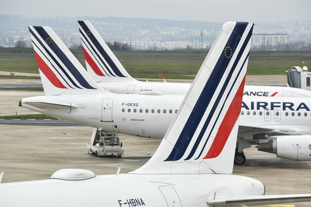 Coronavirus in Frankreich, Eindrücke vom Flughafen in Nizza Aeroport de Paris Orly, 3eme Confinement. NEWS : Aeroport Nice Cote d Azur - 3eme Confinement - 25 03 2021 LionelUrman Panoramic 