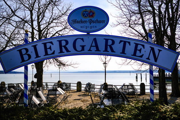 Closed beer garden 25 03 2021 A closed beer garden at the shore of the Ammersee near Stegen Inning at the Ammersee Upper Bavaria with view to the Alps Inning Bavaria Germany