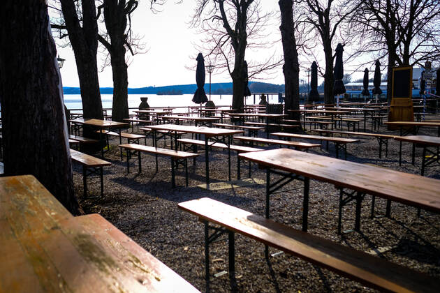 Closed beer garden 25 03 2021 A closed beer garden at the shore of the Ammersee near Stegen Inning at the Ammersee Upper Bavaria with view to the Alps Inning Bavaria Germany