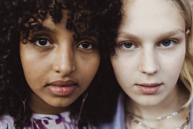 IMAGO Creative: Gesellschaft, Integration Portrait of female friends outdoors Sweden,Stockholm, model released Copyright: xMaskotx , MA85395