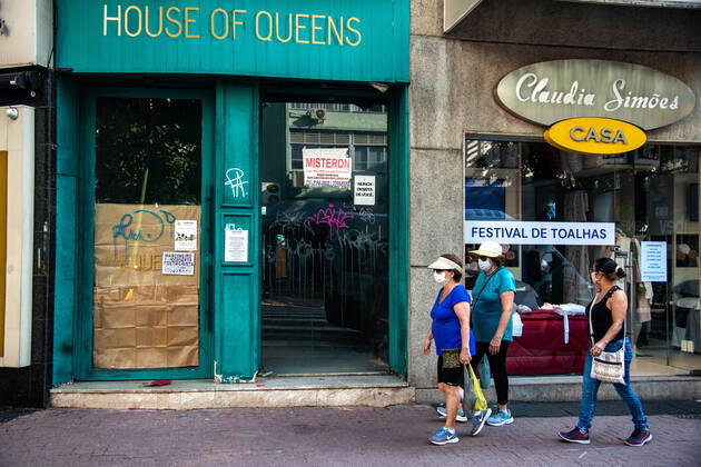 Emergency Pause in Rio RIO DE JANEIRO, BRAZIL, MAR 26: EMERGENCY PAUSE IN RIO - closed store in the high-end neighborhood of Ipanema since the mayor declared a 10-day emergency pause in activities in an attempt to reduce COVID-19 cases in the city on March 26, 2021. ( Photo by Chico Ferreira Penta Press ) Rio de Janeiro Brazil 6427_235957 Copyright: xChicoxFerreira PentaxPressx