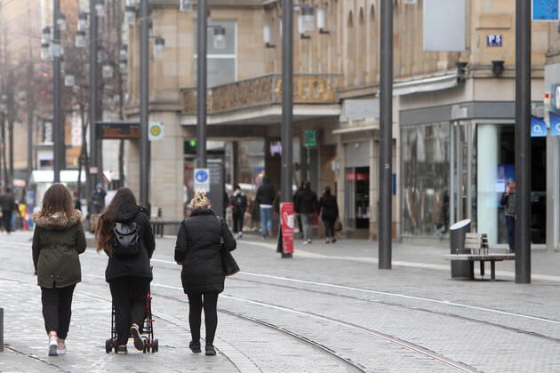 The shopping street and pedestrian zone Planken in the city centre of Mannheim is visited only by few passers-by because of the closed shops and department stores, Baden Württemberg, Germany