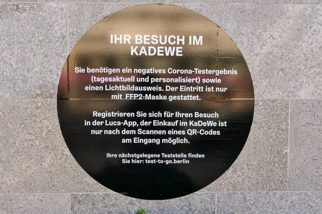 31 03 2021,Berlin,Germany,GER,the KaDeWe on Tauentzienstraße As of today, a negative Corona test result and photo ID will be required from customers