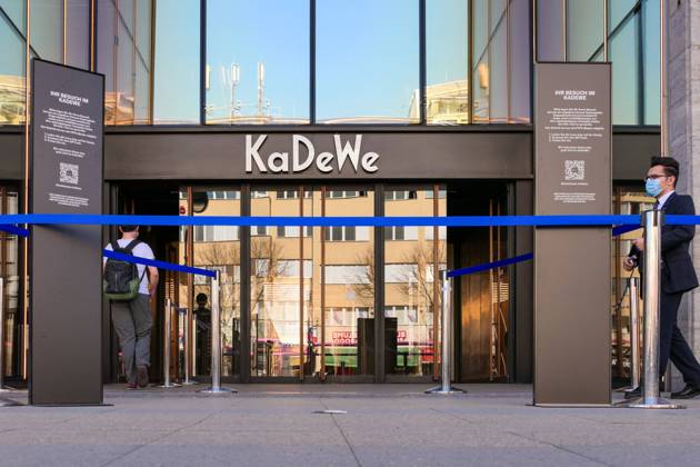 31 03 2021,Berlin,Germany,GER,the KaDeWe on Tauentzienstraße As of today, a negative Corona test result and photo ID will be required from customers