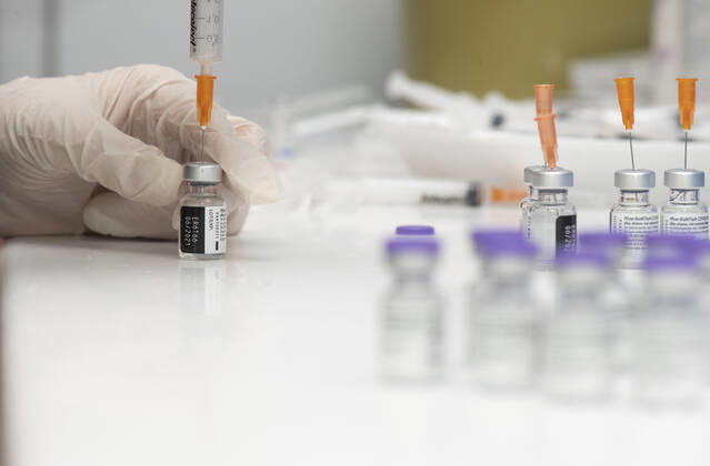 A nurse prepares Pfizer BioNTech COVID-19 vaccine in Ankara City Hospital, Turkey, on April 3, 2021. Turkey has confirmed 31,892 deaths and 3,400,296 positive cases of the coronavirus infection in the country. ( Copyright: AbdurrahmanxAntakyalix-xDepoxPho DSC_4439