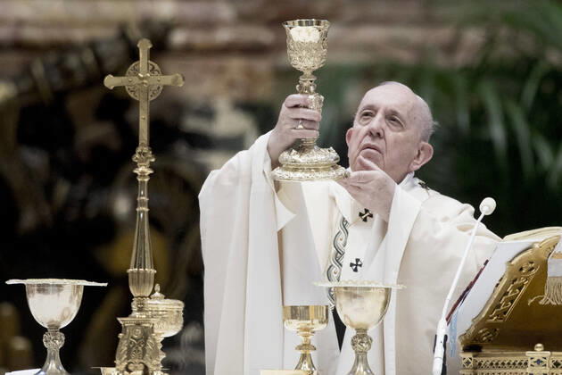 Bilder des Jahres 2021, News 04 April News Themen der Woche KW13 News Bilder des Tages April 04, 2021 Pope Francis celebrating Easter Mass at St. Peter s Basilica in The Vatican during the Covid-19 coronavirus pandemic. Copyright: x VATICANxPOOL CPPx xIPAx x CatholicxPressxPhotox