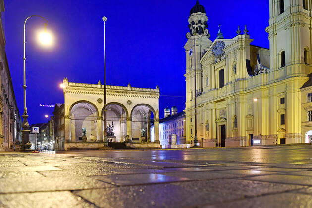 Theme image Is the bridge lockdown coming to break the third wave Deserted Odeonsplatz in Munich with Feldherrnhalle and Theatiner church on 06 04 2021 Night curfew,curfew,night shot,