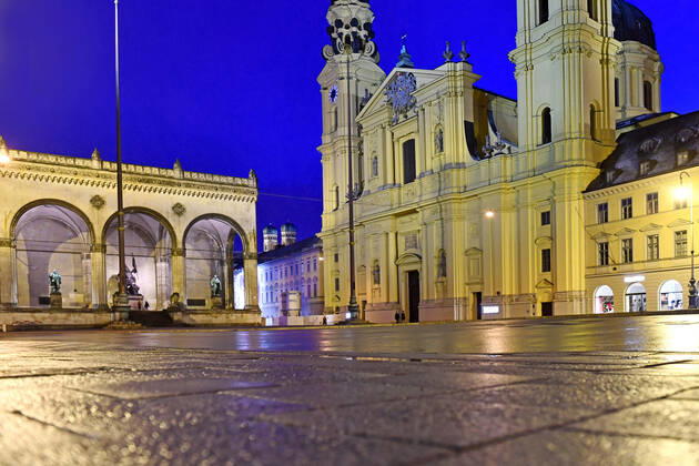 Theme image Is the bridge lockdown coming to break the third wave Deserted Odeonsplatz in Munich with Feldherrnhalle and Theatiner church on 06 04 2021 Night curfew,curfew,night shot,