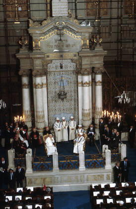 April 13, 1986: Pope John Paul II is welcomed by Great rabbin Elio TOAFF during his visit in the Synagogue of Rome, Italy.  Copyright: x GiancarloxGiuliani CPPx xIPAx x CatholicxPressxPhotox
