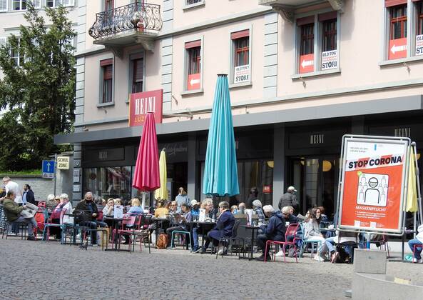 Photo Manuel Geisser 19 04 2021 Corona Pandemic Picture Restaurants with outdoor area can entertain guests again City of Lucerne Cafe Heini