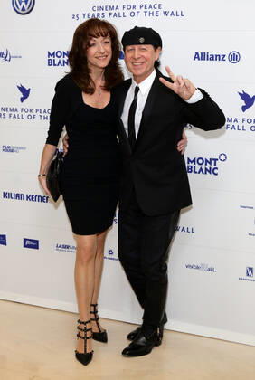 Klaus Meine mit Ehefrau Gaby - Heroes Gala in Hotel Adlon in Berlin am 08.11.2014 Copyright: xJamesxColdreyx