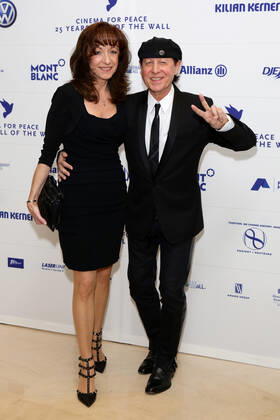 Klaus Meine mit Ehefrau Gaby - Heroes Gala in Hotel Adlon in Berlin am 08.11.2014 Copyright: xJamesxColdreyx