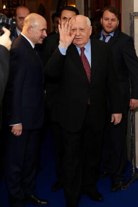 Mikhail Gorbachev - Heroes Gala in Hotel Adlon in Berlin am 08.11.2014 Copyright: xJamesxColdreyx