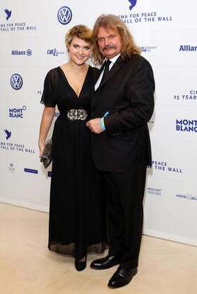 Leslie Mandoki mit Tochter Lara - Heroes Gala in Hotel Adlon in Berlin am 08.11.2014 Copyright: xJamesxColdreyx