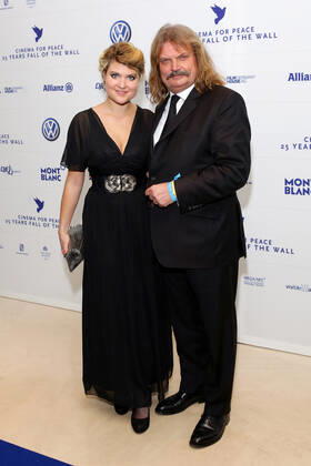 Leslie Mandoki mit Tochter Lara - Heroes Gala in Hotel Adlon in Berlin am 08.11.2014 Copyright: xJamesxColdreyx