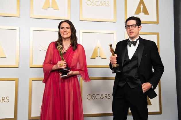 April 25, 2021, Los Angeles, California, USA: Alice Doyard and Anthony Giacchino head backstage with the Oscar for Documentary Short Subject during the live ABC Telecast of The 93rd Oscars at Union Station in Los Angeles. Los Angeles USA  - ZUMAz03_ 20210425_sso_z03_235 Copyright: xMattxPetit AMPASx