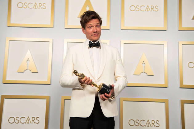 On behalf of Denmark, Thomas Vinterberg poses backstage with the Oscars for International Feature Film during the live ABC Telecast of The 93rd Oscars at Union Station in Los Angeles, CA on Sunday, April 25, 2021. Los Angeles CA USA  Copyright: xMattxPetitx 341351105THA