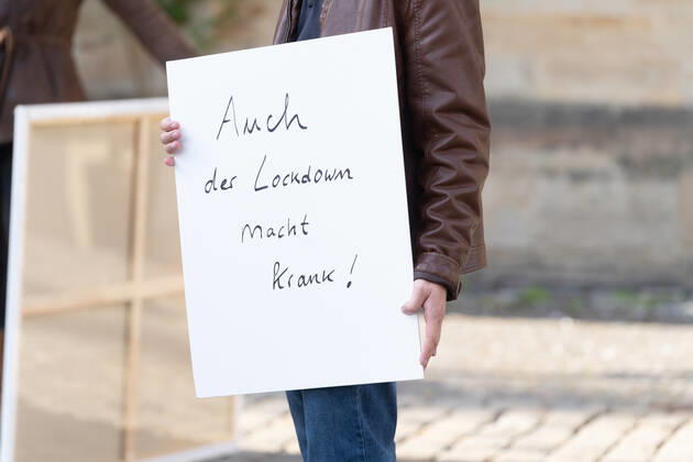 Osnabrueck, Germany 26 April 2021 Querdenker hold another Monday demonstration in Osnabrueck Today, Monday, the Querdenker held a demonstration in Osnabrueck Lower Saxony Copyright: xFotostandx xAndrexHavergox