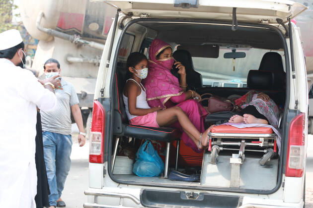 May 8, 2021, Dhaka, Dhaka, Bangladesh: May, 08, 2021 People leave the capital city to their homes as Bangladesh s authorities imposes lockdown amid the Covid-19 coronavirus spread in Dhaka, Bangladesh Dhaka Bangladesh - ZUMAr338 20210508_zip_r338_054 Copyright: xHarun-Or-Rashidx