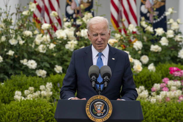 May 13, 2021, Washington, District of Columbia, USA: United States President Joe Biden gives remarks on the new Covid-19 Centers for Disease Control mask guidelines in the Rose Garden, at the White House in Washington, DC on Thursday, May 13, 2021. Fully vaccinated people no longer need to wear a face mask or stay six feet away from others in most settings, whether outdoors or indoors, the Centers for Disease Control and Prevention said in updated public health guidance released Thursday Washington USA - ZUMAs152 20210513_zaa_s152_217 Copyright: xTasosxKatopodisx-xPoolxViaxCnpx