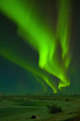 Northern light light up the sky in South Iceland Skaftafell, Iceland CR_THHE210517A-749069-01
