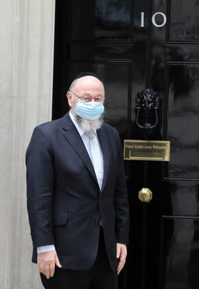 May 20, 2021, London, England, United Kingdom: Chief rabbi of the UK and Commonwealth EPHRAIM MIRVIS arrives at 10 Downing Street to meet with UK Prime Minister Boris Johnson. London United Kingdom - ZUMAs262 20210520_zip_s262_085 Copyright: xTayfunxSalcix
