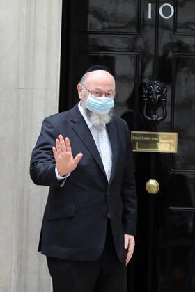 May 20, 2021, London, England, United Kingdom: Chief rabbi of the UK and Commonwealth EPHRAIM MIRVIS arrives at 10 Downing Street to meet with UK Prime Minister Boris Johnson. London United Kingdom - ZUMAs262 20210520_zip_s262_086 Copyright: xTayfunxSalcix