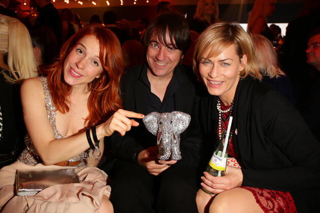 Paula Kalenberg und Gesine Cukrowski mit Ehemann - Tribute to Bambi Charity Event in Berlin am 17.10.2013 Copyright: xJamesxColdreyx