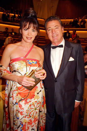 Jewish Museum 09 09 2001 Actress Iris Berben husband Gabriel Lewy, state act for the ceremonial opening Jewish Museum in the Berlin Philharmonic Hall, Herbert von Karajan Strasse 1, Berlin 09 09 2001 XXX