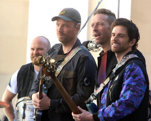 June 17, 2021. Jonny Buckland, Chris Martin, Will Champion Guy Berryman of Coldplay on Today Show Concert Series at Rockfeller Plaza in New York June 17, 2021 Copyright: xRW MediaPunchx