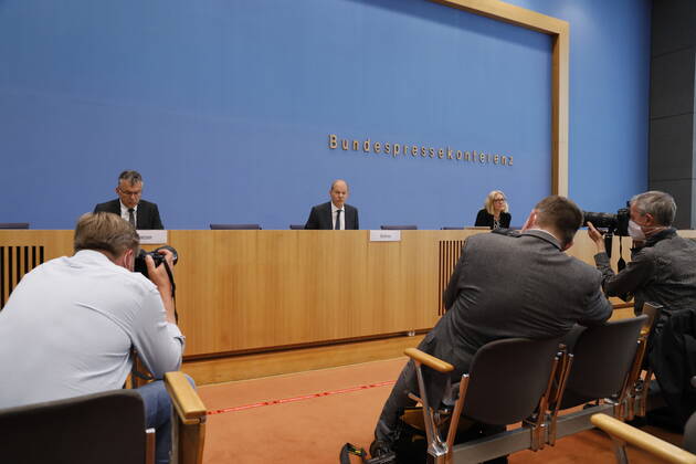 State Secretary Werner Gatzer, BMF, Federal Minister of Finance Olaf Scholz, Germany, Berlin, Federal Press Conference, Topic Government Draft for the Federal Budget 2022 and the Financial Plan until 2025