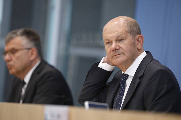 State Secretary Werner Gatzer, BMF, Federal Minister of Finance Olaf Scholz, Germany, Berlin, Federal Press Conference, Topic Government Draft for the Federal Budget 2022 and the Financial Plan until 2025