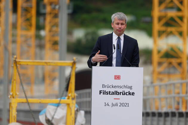 One of the highest railway bridges in Germany has been completed The approximately 500-metre-long Filstal Bridge is part of the future high-speed line Stuttgart Ulm With a ceremony, Deutsche Bahn celebrated the