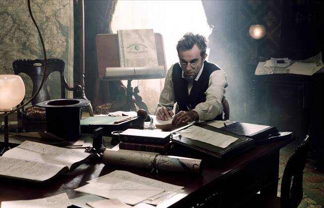 OSCARS. Bester Hauptdarsteller. Preisträger 2011-2020 Daniel Day-Lewis Characters: Abraham Lincoln Film: Lincoln (2012) Director: Steven Spielberg 09 November 2012  Copyright: MaryxEvansxAFxArchivexTouchstonexPictures 13061808 EDITORIAL USE ONLY