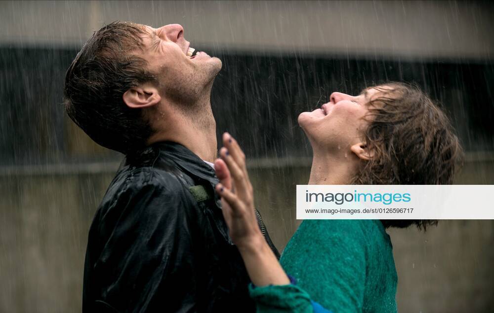 Christoph Letkowski Carla Juri Characters Robin Helen Memel Film Wetlands Feuchtgebiete 13 Dire