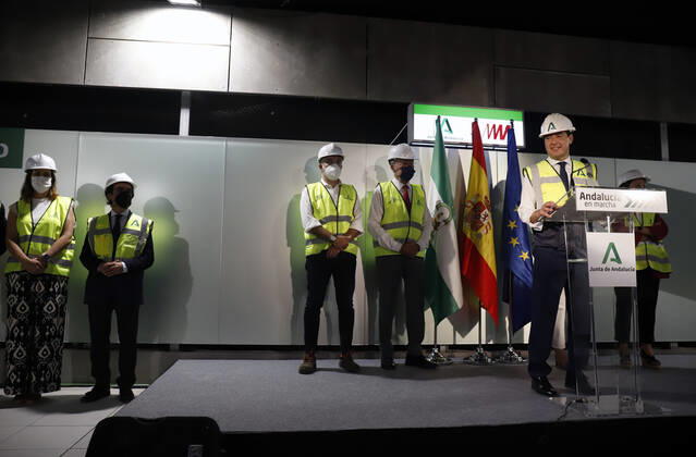 The President of the Junta de Andalucia, Juanma Moreno (r), attends the first welding of the track rail at the Atarazanas metro station, in the picture with the Minister of the Presidency, Elias Bendodo (3r) and the Mayor of Malaga, Francisco de la Torre (2r). On 26 July 2021, in Malaga (Andalusia, Spain) . 26 JULY 2021 Ãlex Zea LagenciaEP 07 26 2021 Malaga (Andalusia) Malaga (Andalusia) Spain Copyright: xÃlexxZeax 3856081