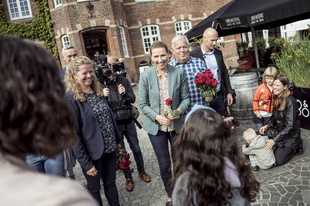 Prime Minister Mette Frederiksen S is visiting Torvet in Silkeborg on Saturday 14 August 2021 Mette Frederiksen together with the Social Democrats leading candidate in Silkeborg, Helle Gade, Silkeborg Denmark Copyright: MichaelDrost-Hansen,xmichaeldrosthansen@icloud.comxwww.michaeldrosthansen.com MichaelxDrost-Hansenx COP105 spdk20210814-115030-L