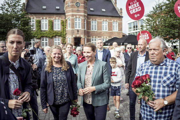 Prime Minister Mette Frederiksen S is visiting Torvet in Silkeborg on Saturday 14 August 2021 Mette Frederiksen together with the Social Democrats leading candidate in Silkeborg, Helle Gade, Silkeborg Denmark Copyright: MichaelDrost-Hansen,xmichaeldrosthansen@icloud.comxwww.michaeldrosthansen.com MichaelxDrost-Hansenx COP105 spdk20210814-115047-L
