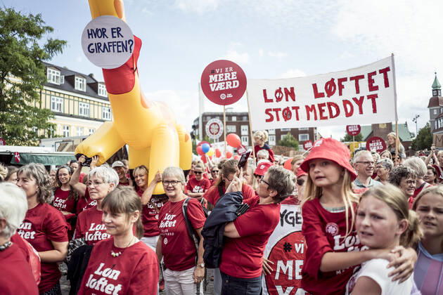 Prime Minister Mette Frederiksen S is visiting Torvet in Silkeborg on Saturday 14 August 2021 Several hundred nurses have turned up to talk to Mette Frederiksen, Silkeborg Denmark Copyright: MichaelDrost-Hansen,xmichaeldrosthansen@icloud.comxwww.michaeldrosthansen.com MichaelxDrost-Hansenx COP105 spdk20210814-115100-L