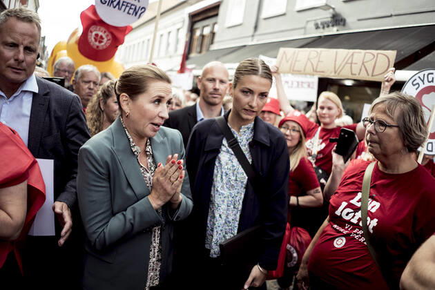 Prime Minister Mette Frederiksen S is visiting Torvet in Silkeborg on Saturday 14 August 2021 Several hundred nurses have turned up to talk to Mette Frederiksen, Silkeborg Denmark Copyright: MichaelDrost-Hansen,xmichaeldrosthansen@icloud.comxwww.michaeldrosthansen.com MichaelxDrost-Hansenx COP105 spdk20210814-120255-L
