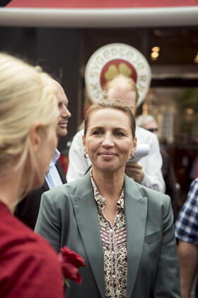 Prime Minister Mette Frederiksen S is visiting Torvet in Silkeborg on Saturday 14 August 2021, Silkeborg Denmark Copyright: MichaelDrost-Hansen,xmichaeldrosthansen@icloud.comxwww.michaeldrosthansen.com MichaelxDrost-Hansenx COP105 spdk20210814-120318-L