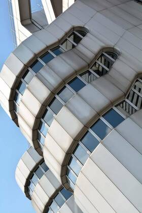 IMAGO Creative: Architektur in Berlin  aluminum facade on the icc in berlin, 21.08.2015 17:09:33, Copyright: xheiko119x Panthermedia14694541